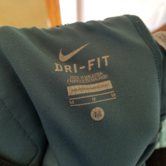 Nike Dri Fit shorts with built in liner - Picture 3 of 5